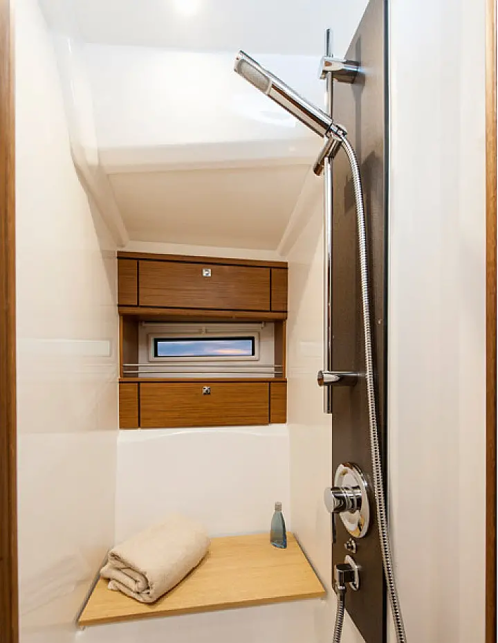 Bavaria Cruiser 56 - 