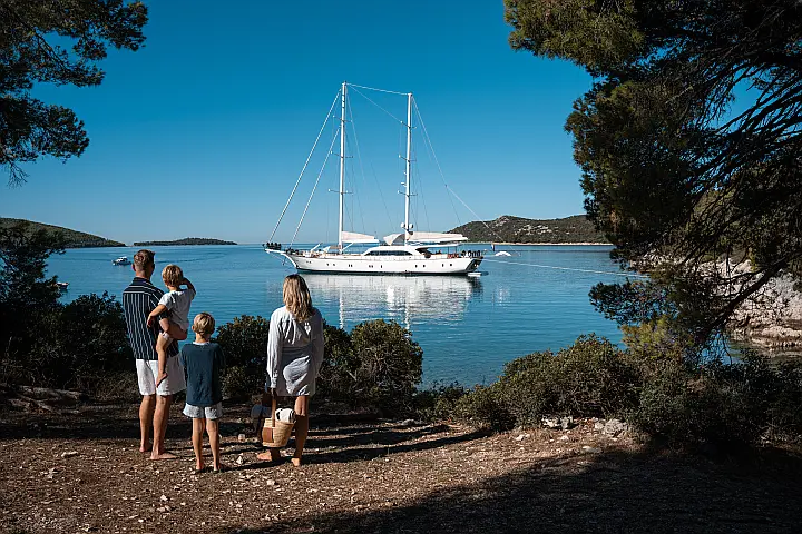 Luxury Sailing Yacht - 