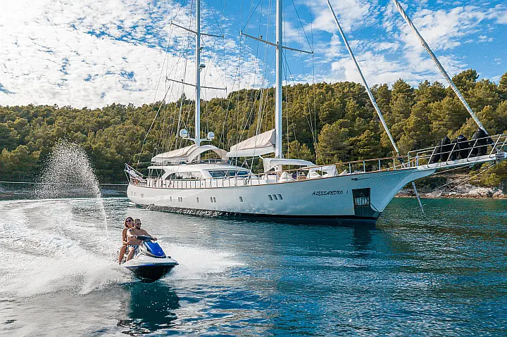 Luxury Sailing Yacht - 