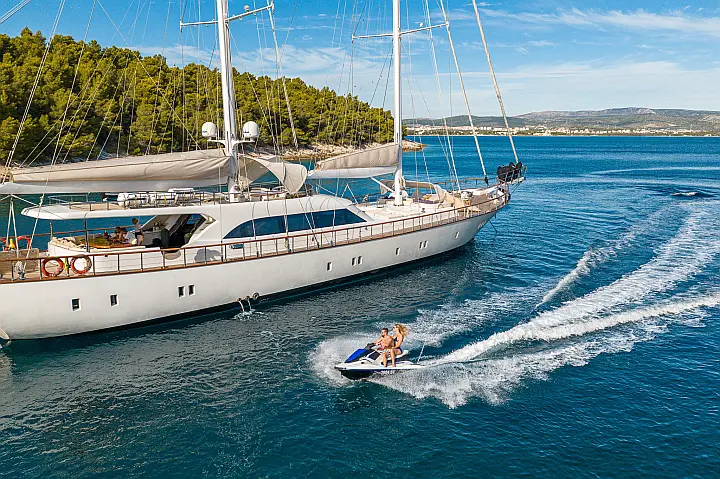 Luxury Sailing Yacht - 