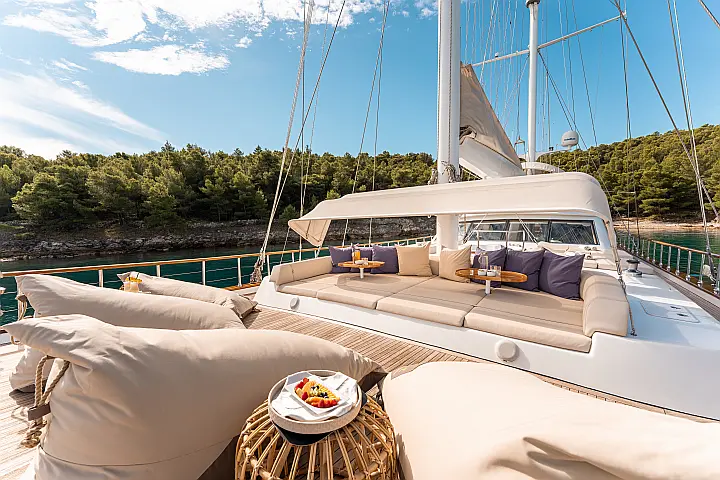 Luxury Sailing Yacht - 