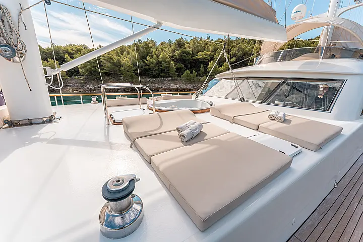 Luxury Sailing Yacht - 