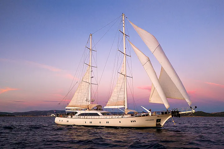 Luxury Sailing Yacht - 