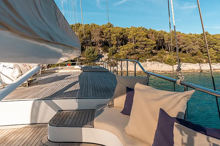 Luxury Sailing Yacht - 