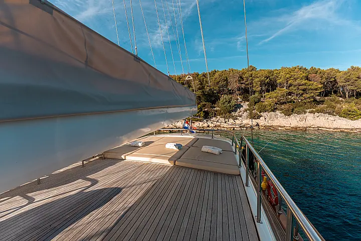 Luxury Sailing Yacht - 