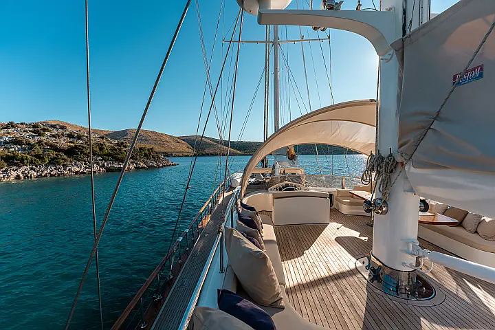 Luxury Sailing Yacht - 