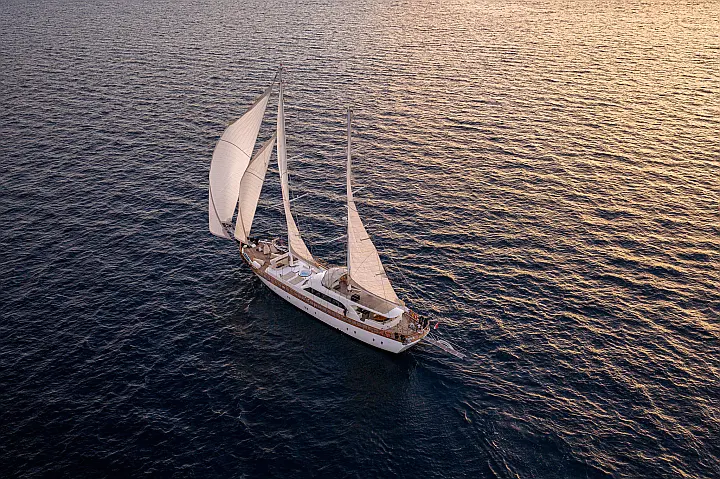 Luxury Sailing Yacht - 