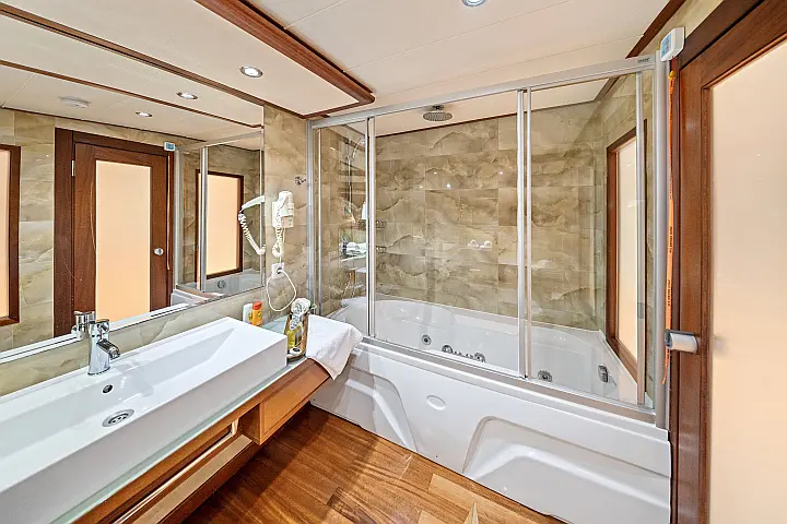 Luxury Sailing Yacht - 