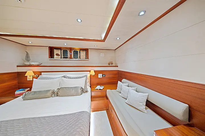 Luxury Sailing Yacht - 