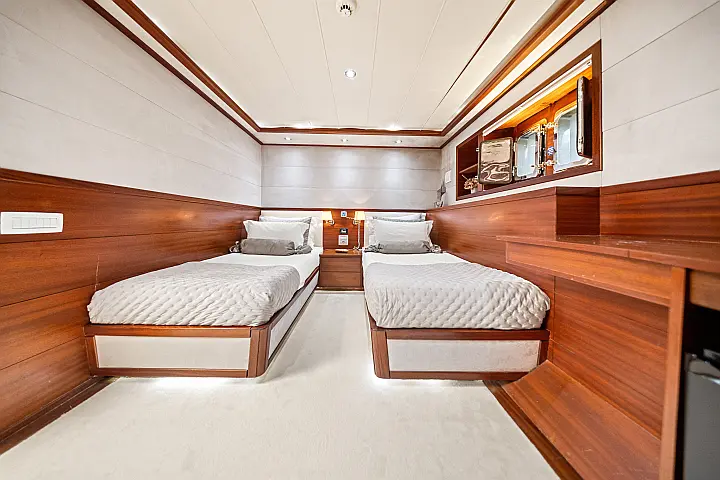 Luxury Sailing Yacht - 