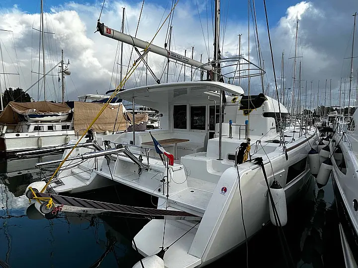 Lagoon 40 (4 cab.) - External image