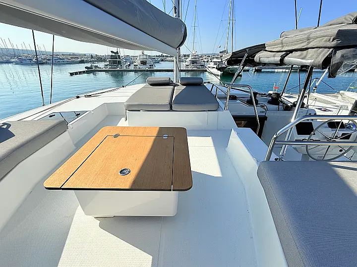 Aura 51 - 