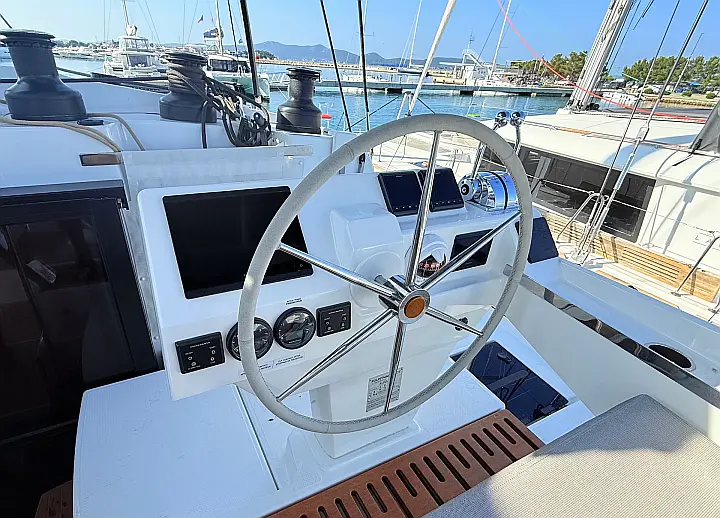 Aura 51 - 