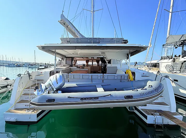 Aura 51 - 