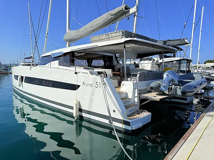 Aura 51 - 