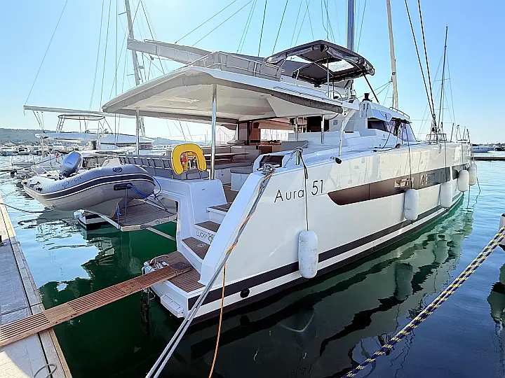 Aura 51 - 