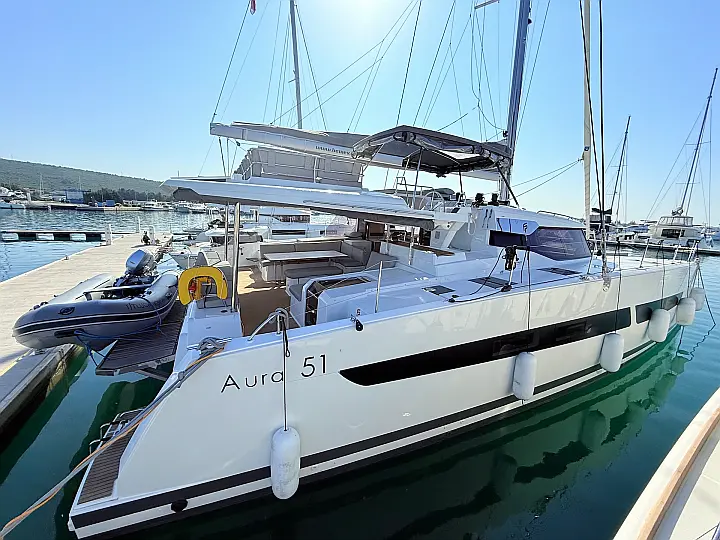 Aura 51 - 