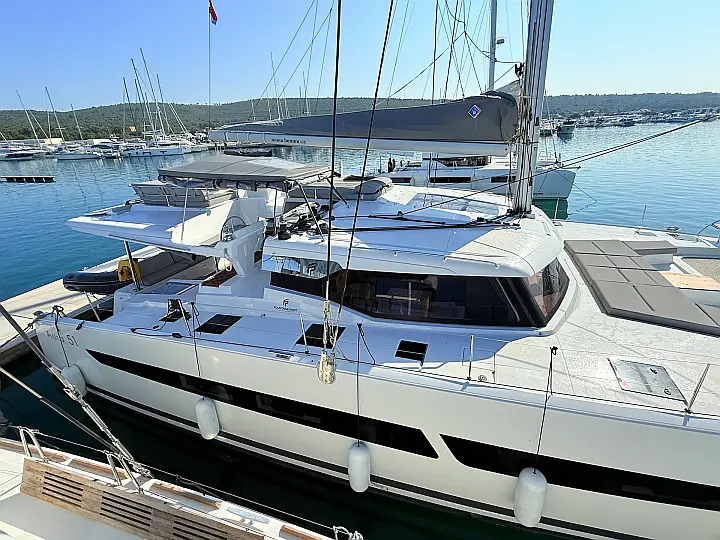 Aura 51 - 