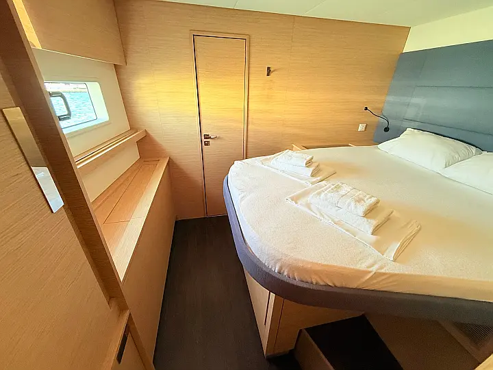 Aura 51 - 