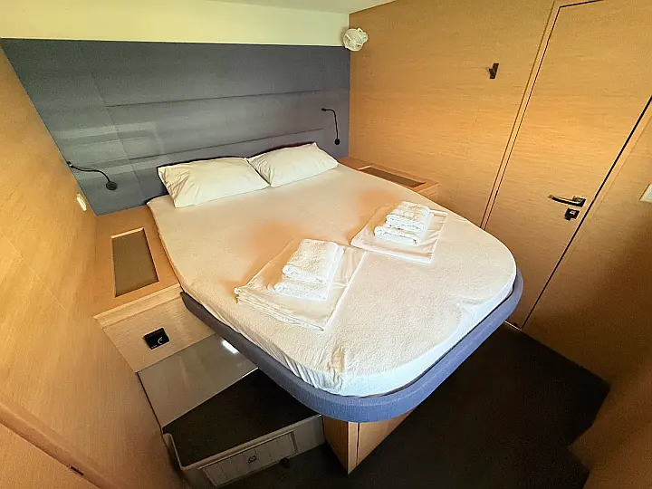 Aura 51 - 