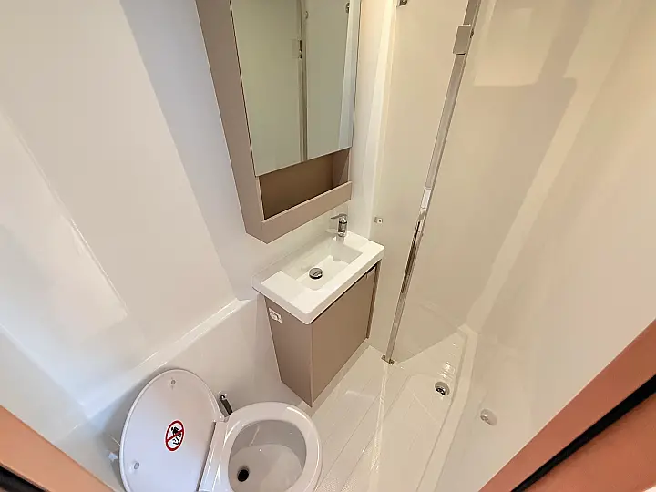 Aura 51 - 