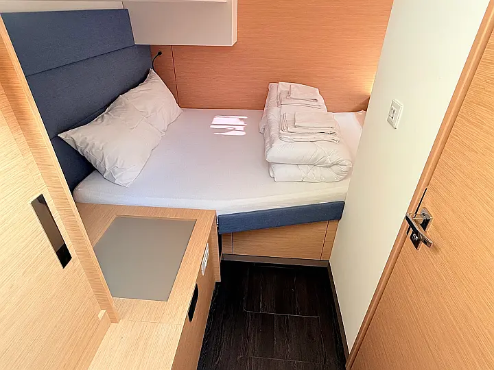 Aura 51 - 