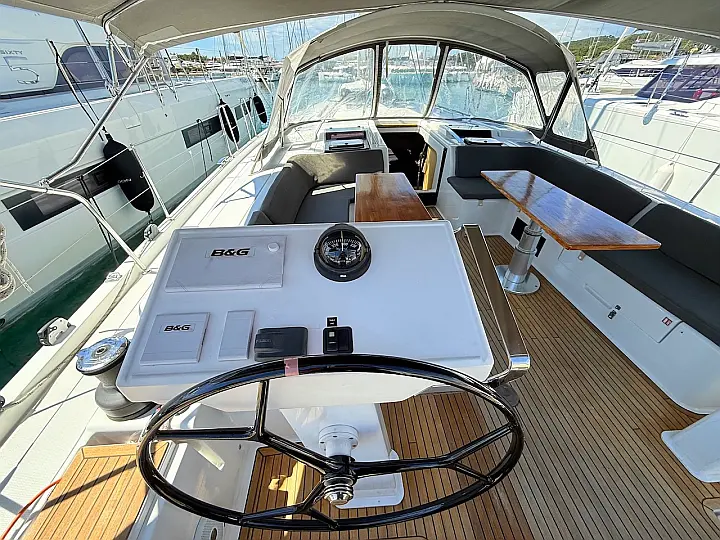 Hanse 548 - 