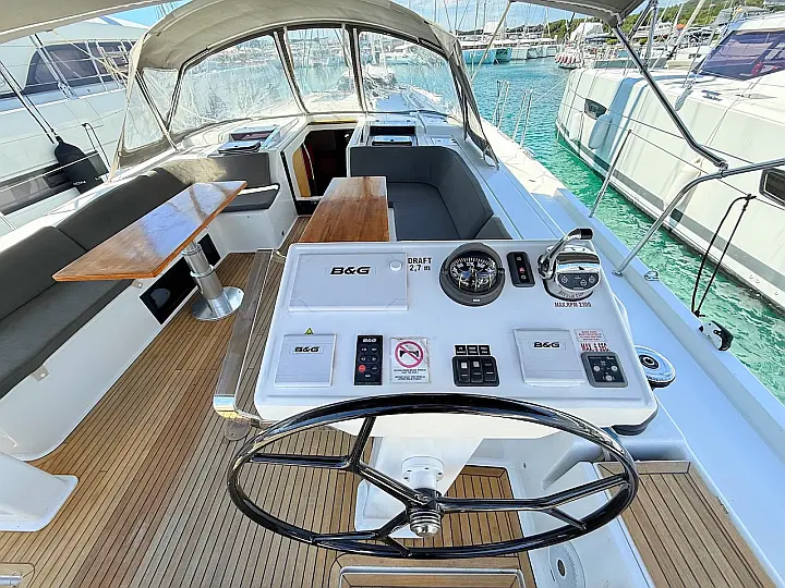 Hanse 548 - 