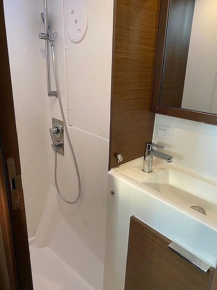 Lagoon 40 (4 cab.) - 