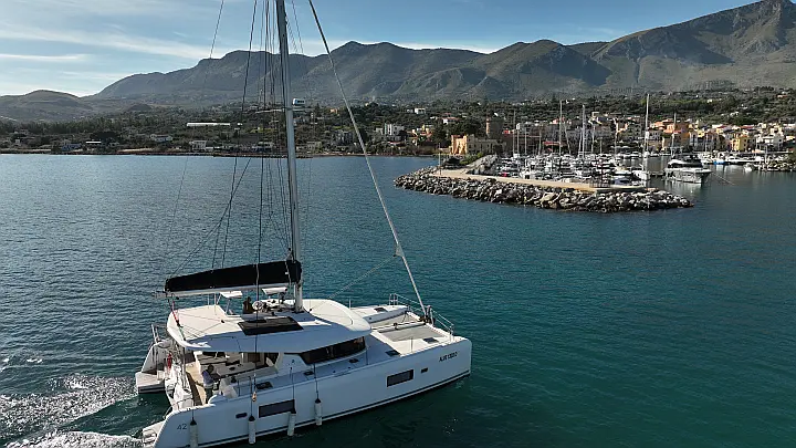 Lagoon 42 - 