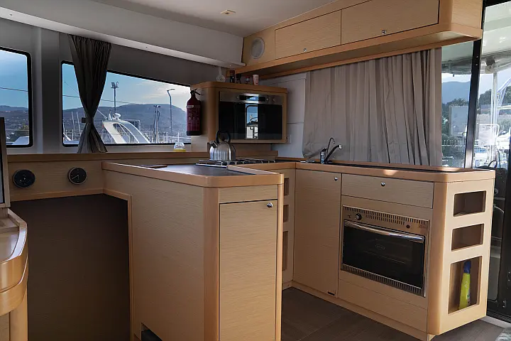Lagoon 42 - 