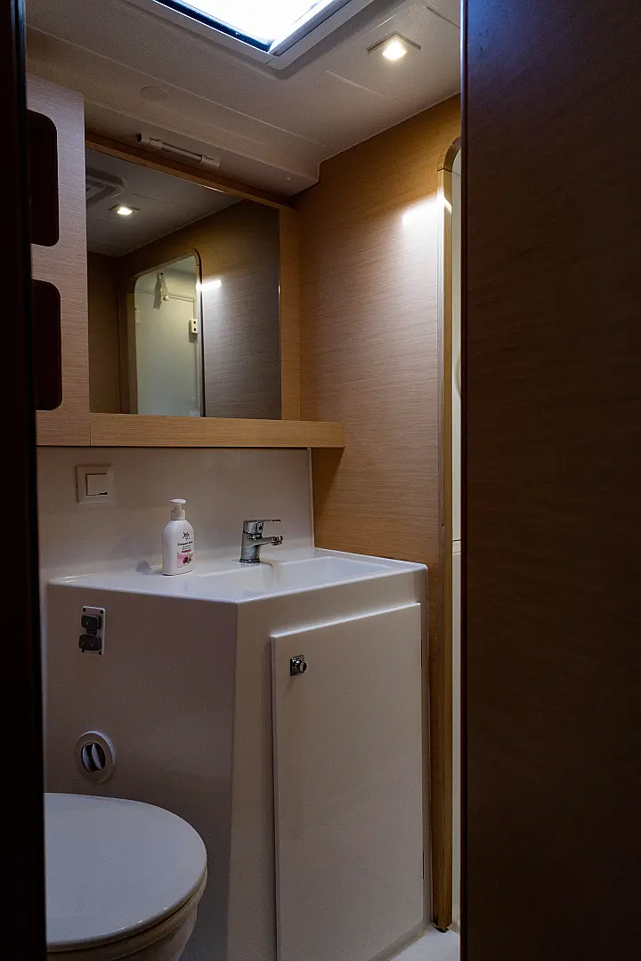 Lagoon 42 - 