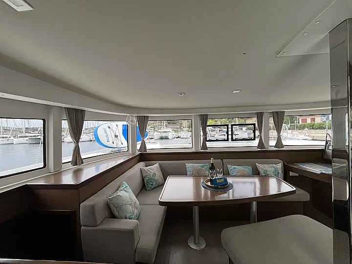 Lagoon 42 - 