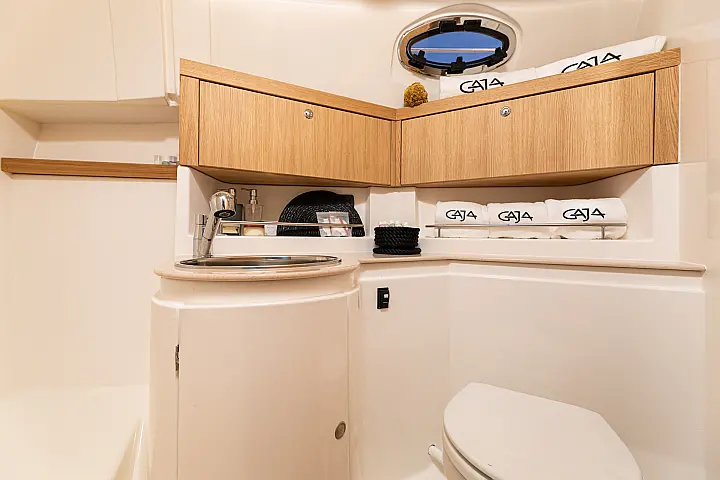 Adriana 36 - 