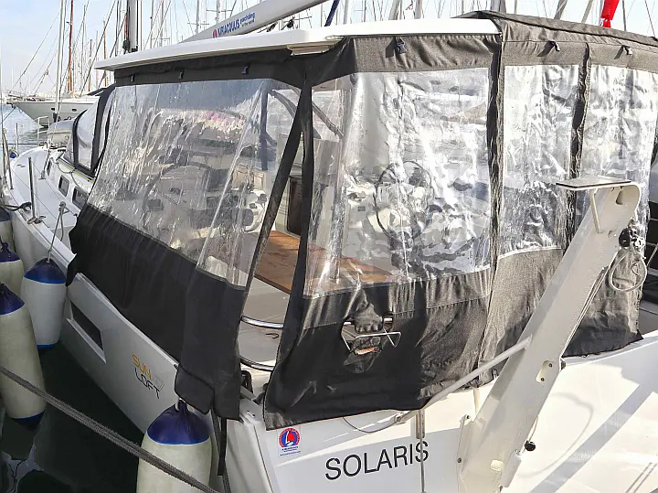 Sun Loft 47 (7 cab.) - External image