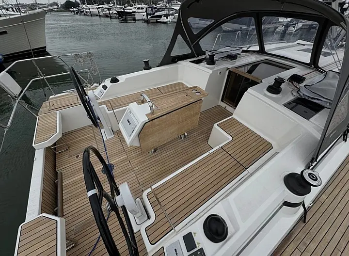 Bavaria C42 (3 cab.) - 