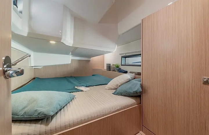 Bavaria C42 (3 cab.) - 