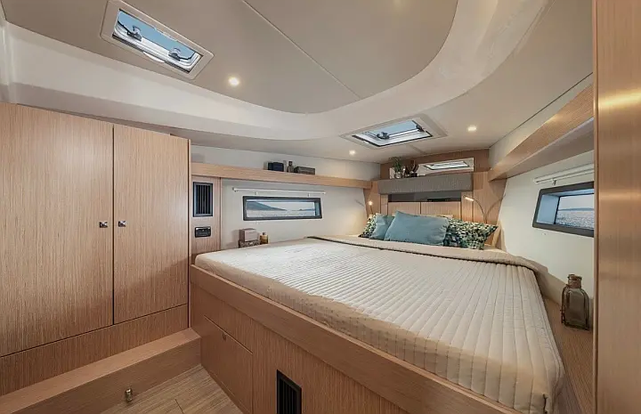 Bavaria C42 (3 cab.) - 