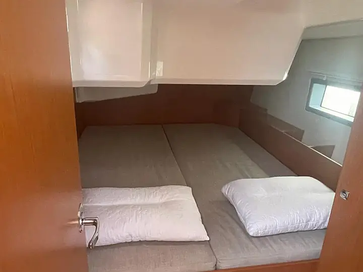 Bavaria C42 (3 cab.) - 