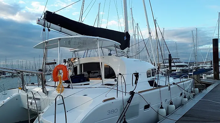 Lagoon 380 (4 cab.) - 