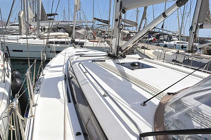 Bavaria C42 (3 cab.) - 