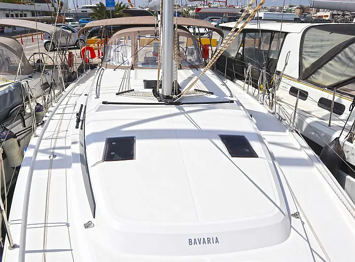 Bavaria C42 (3 cab.) - 