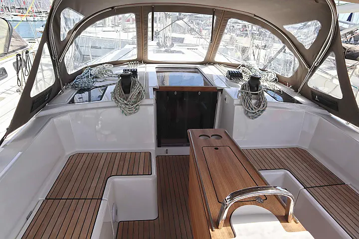 Bavaria C42 (3 cab.) - 