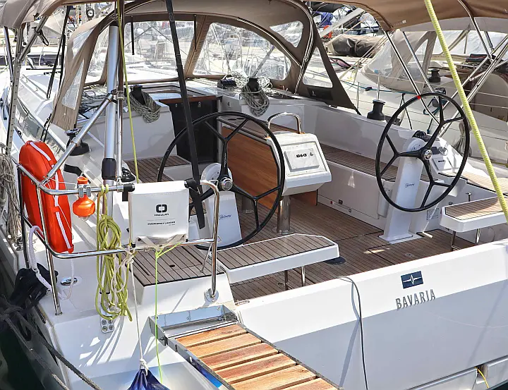 Bavaria C42 (3 cab.) - 