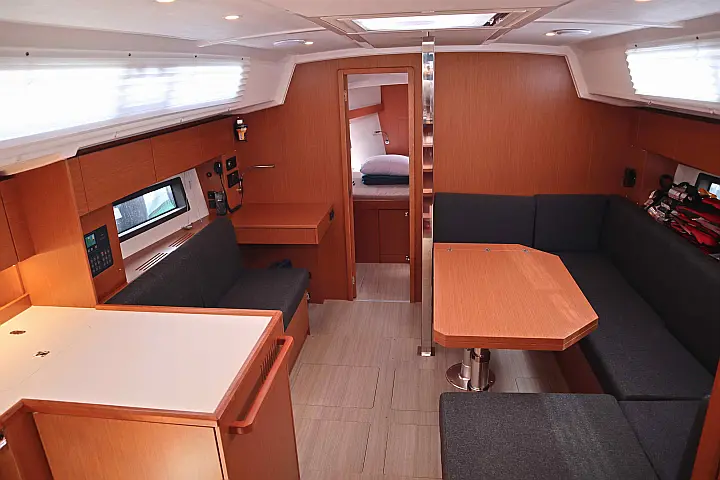 Bavaria C42 (3 cab.) - 