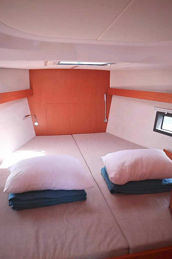 Bavaria C42 (3 cab.) - 