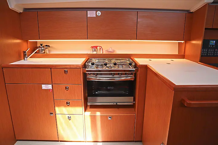 Bavaria C42 (3 cab.) - 