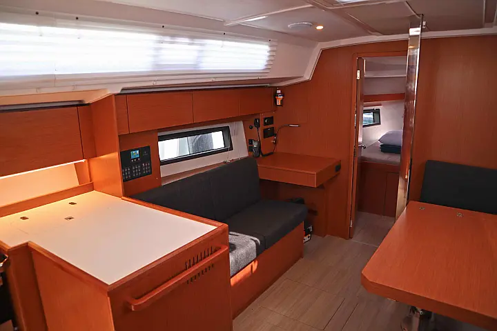Bavaria C42 (3 cab.) - 