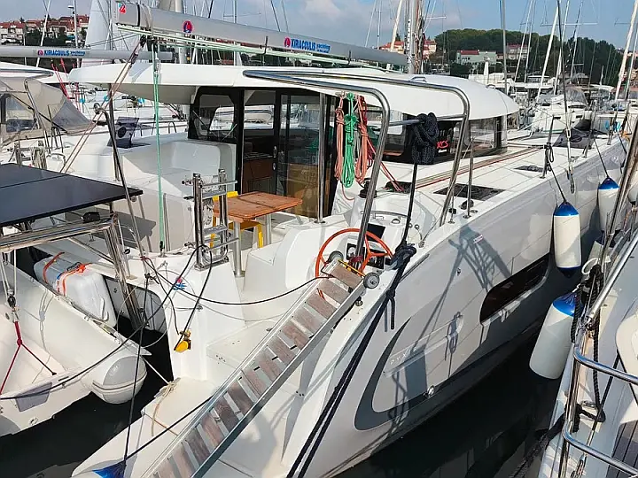 Excess 11 (6 cab.) - External image