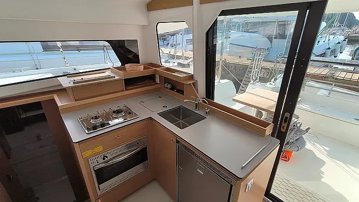 Excess 11 (6 cab.) - 